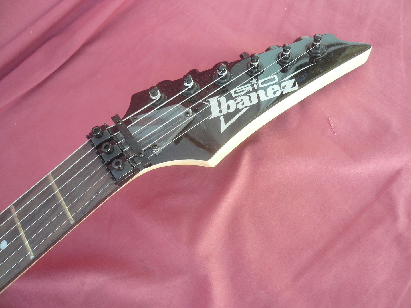 IBANEZ GRGA32TMGS ELECTRIC SOLID BODY GUITAR SILVER BURST Edge III Trem