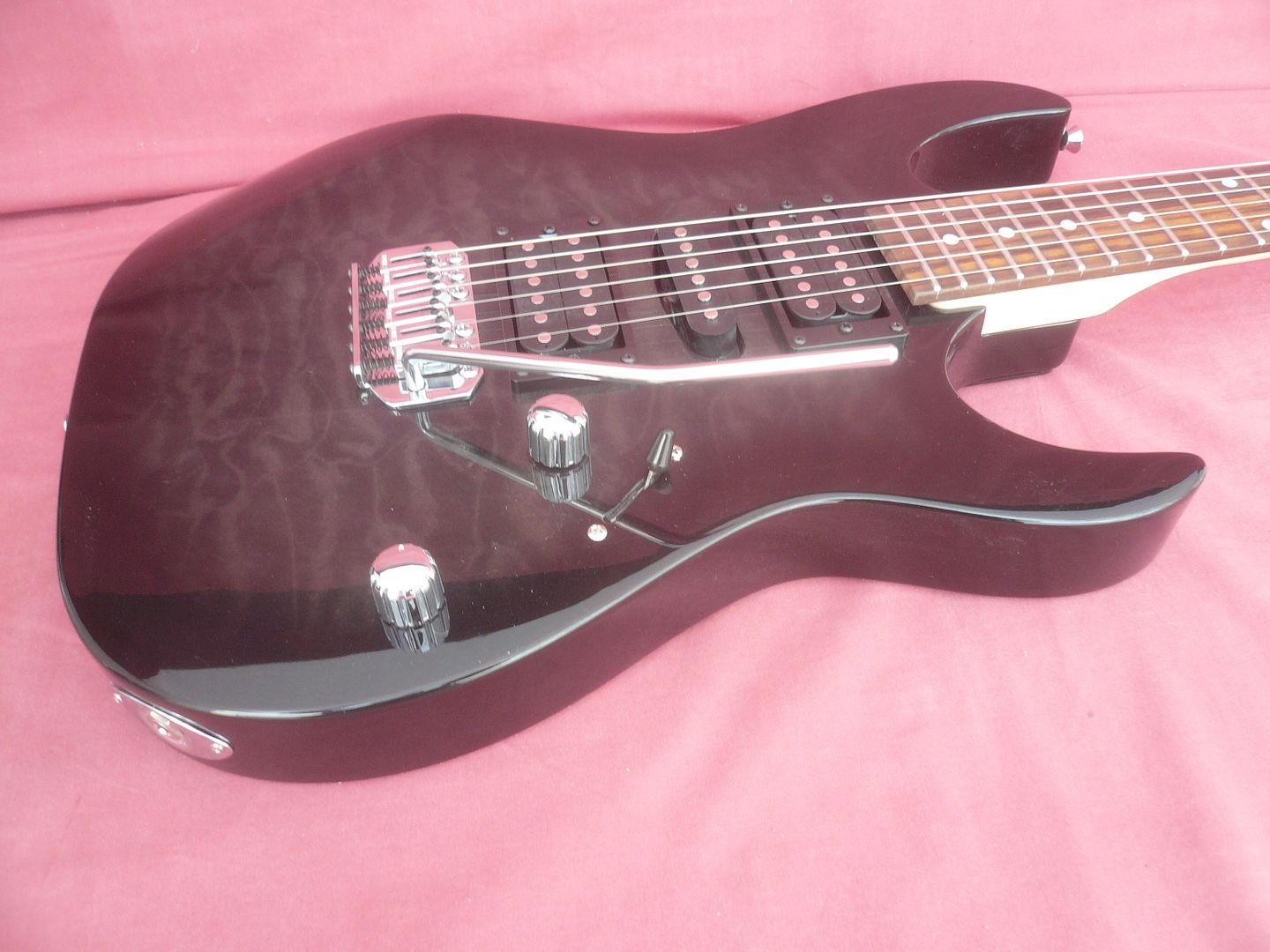 IBANEZ GRX70QATKS SOLID BODY ELECTRIC GUITAR super QUILT TOP Black