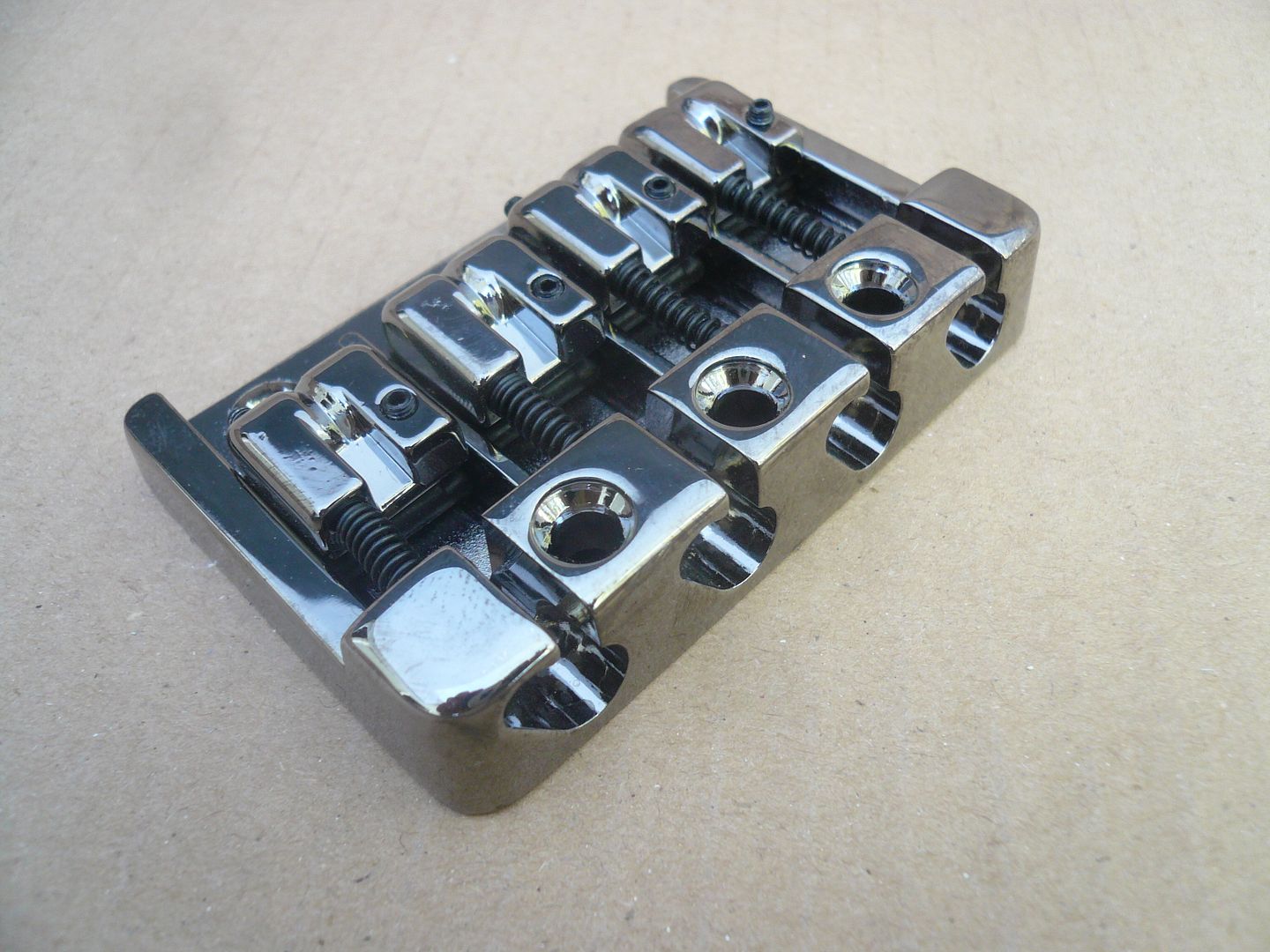 IBANEZ ACCUCAST B20 4 STRING BASS GUITAR BRIDGE COSMO BLACK CHROME