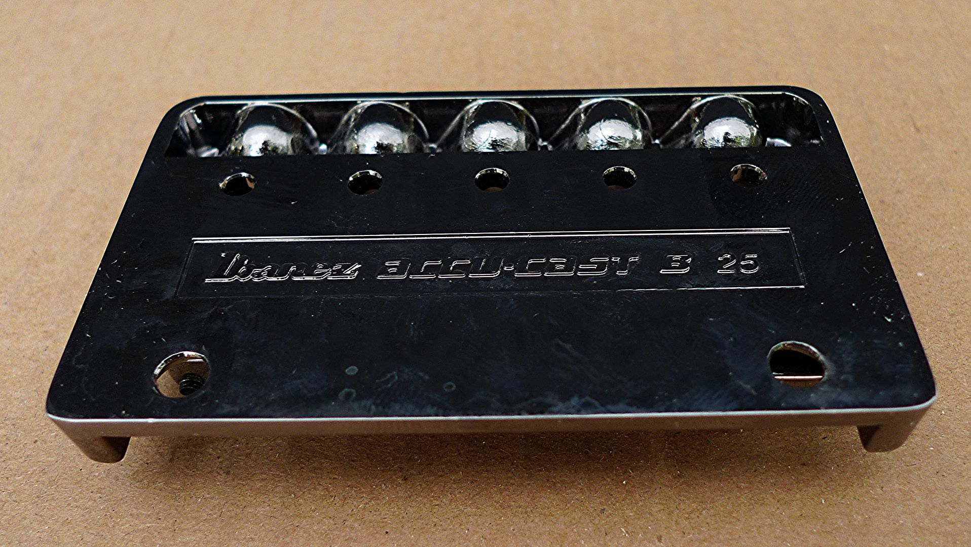 ibanez accucast bass bridge b25 for 5 string bass guitar cosmo black chrome ebay ibanez accucast bass bridge b25 for 5 string bass guitar cosmo black chrome ebay