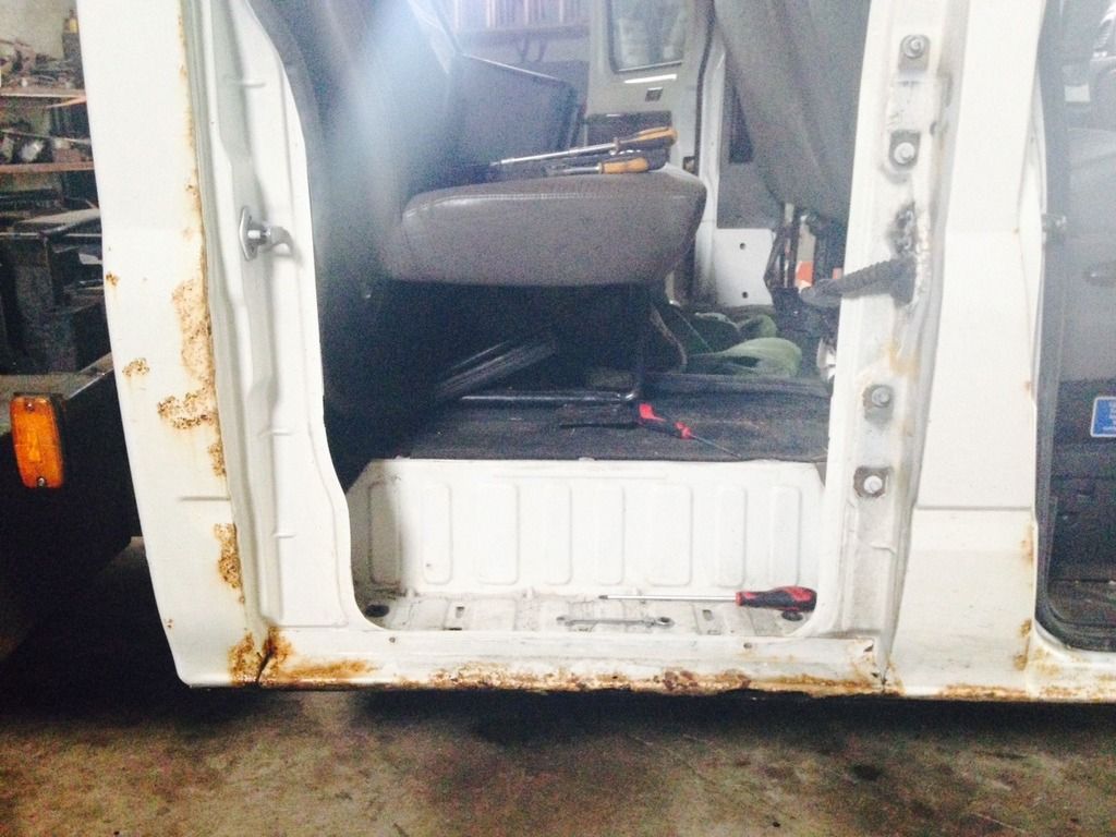 ford%20transit%20strip%20down%20part%201%20003_zpszofm9afp.jpg