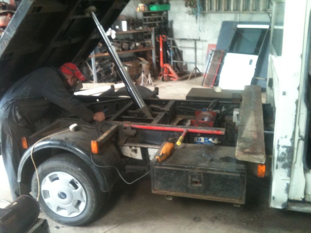 ford%20transit%20strip%20down%20part%202%20004_zps9t369cz7.jpg