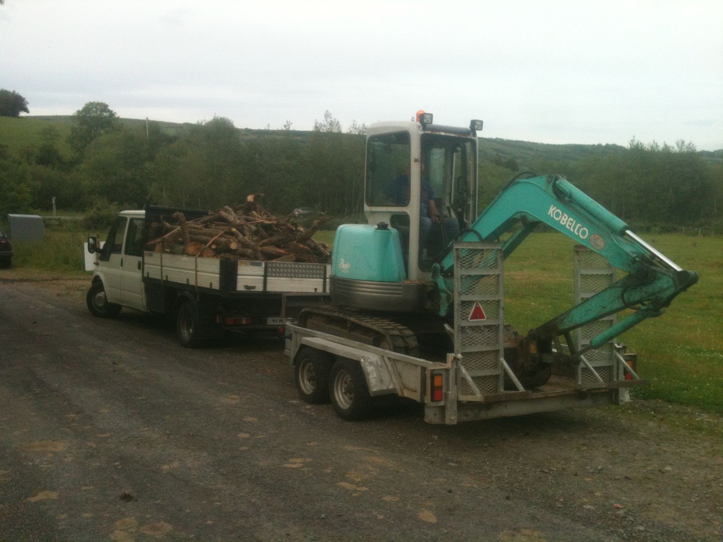 jimmy%20currids%20956%20part%2017%20and%20transit%20with%20digger%20001_zpswwfpllxk.jpg