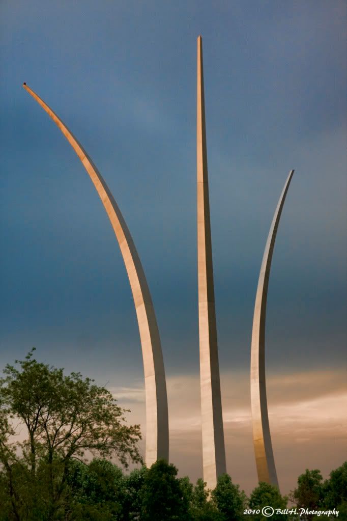 IMAGE: http://i934.photobucket.com/albums/ad190/Mr-Bill-2010/Air%20Force%20Memorial/AFM1.jpg