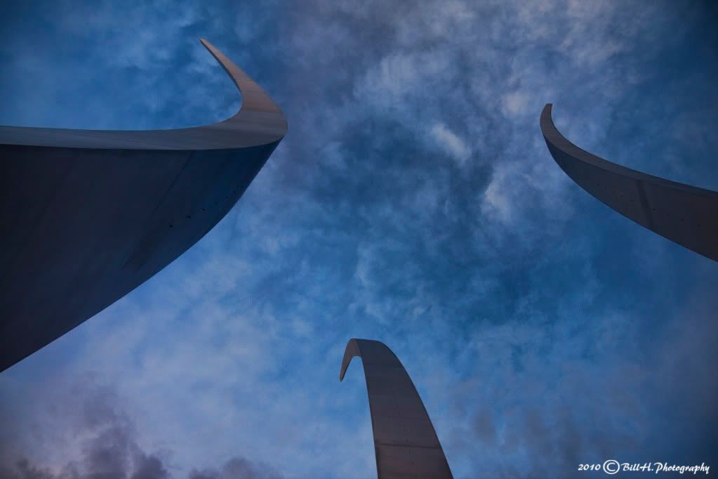 IMAGE: http://i934.photobucket.com/albums/ad190/Mr-Bill-2010/Air%20Force%20Memorial/AFM2.jpg