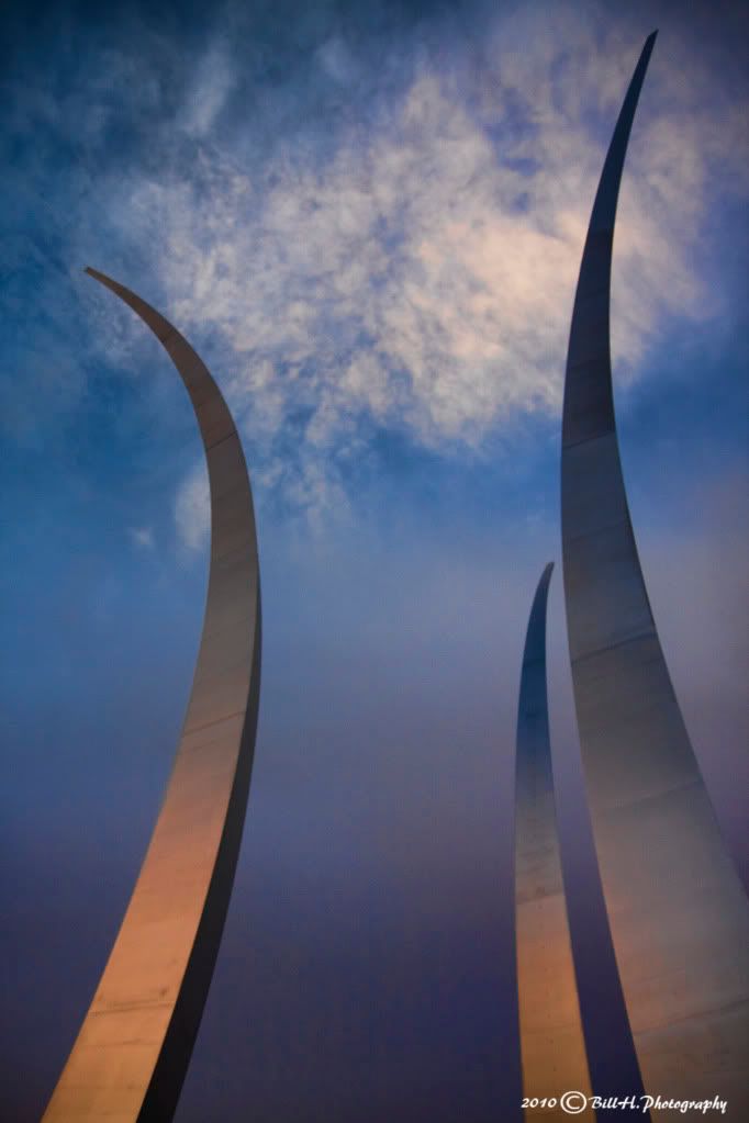 IMAGE: http://i934.photobucket.com/albums/ad190/Mr-Bill-2010/Air%20Force%20Memorial/AFM4.jpg