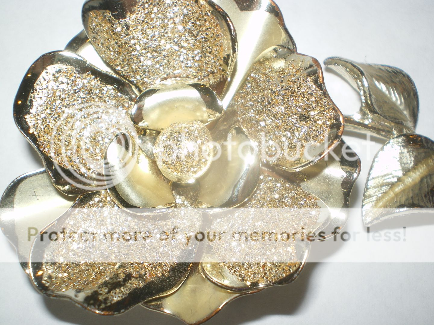 Vintage Goldtone Glitter Petals FLOWER POWER Brooch Pin  